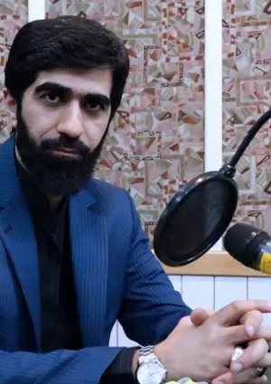علیرضا داوری