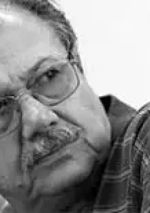 منوچهر طیاب