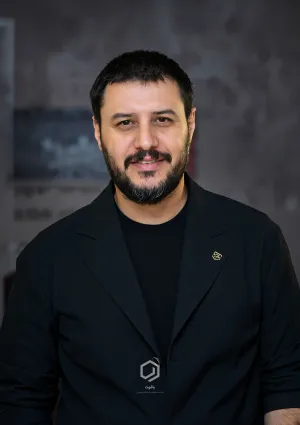 جواد عزتی