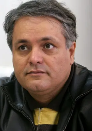 منوچهر اکبرلو