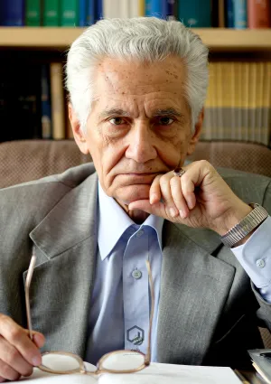 احمد سمیعی گیلانی