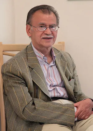 عباس اخوین