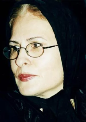 آذر هاشمی